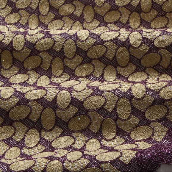 Guipure aubergine-gold