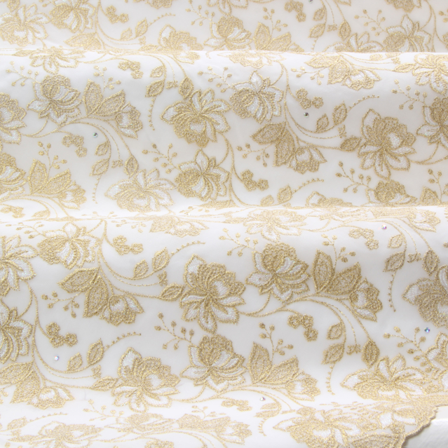 Embroidery white-gold