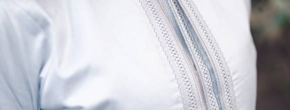 Damen Boubou in Fokus